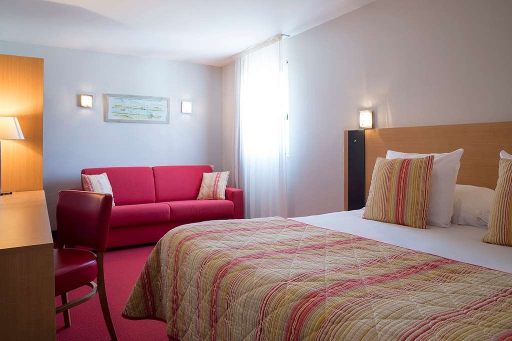 OG CITY PAVILLON BEZIERS-guestroom-Guest Room,Suite,On-Site.jpg