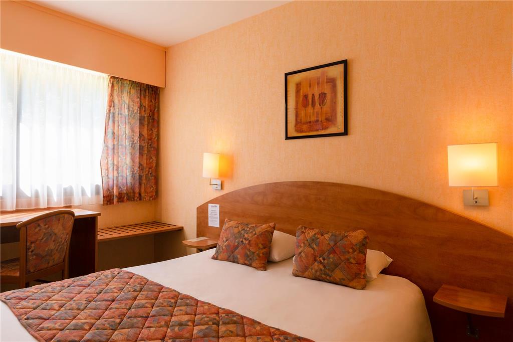OG CHOLET LE LOGIS D ELBEE-guestroom-Guest Room,On-Site.jpg