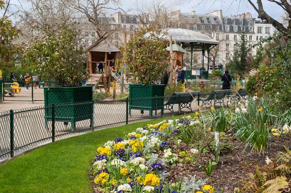 Off-Site,Local Area,Local Attraction