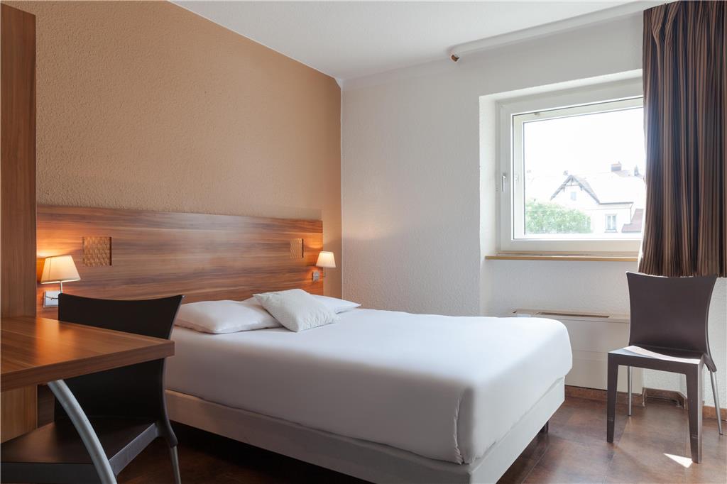 THE ORIGINALS CITY, HOTEL COLMAR-guestroom-Guest Room,On-Site.jpg