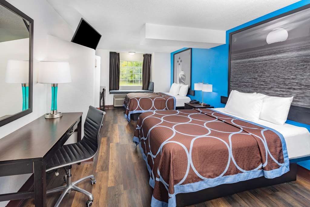 SUPER 8 PENSACOLA-guestroom-Guest Room,Suite,On-Site.jpg