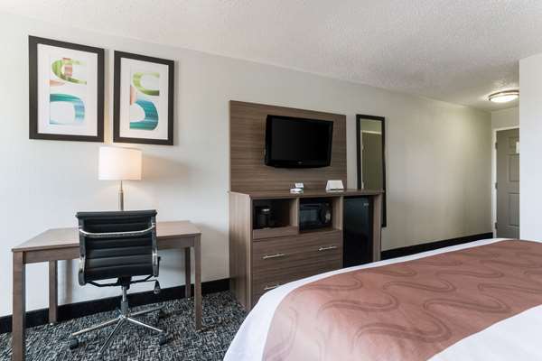  - Quality Inn & Suites Ferdinand - I-64, Exit 63