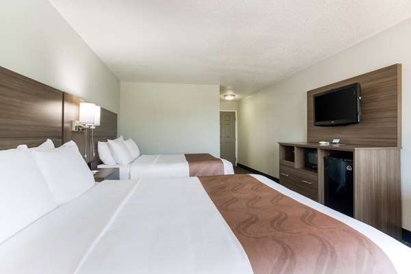  - Quality Inn & Suites Ferdinand - I-64, Exit 63