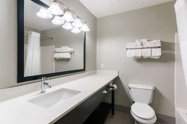  - Quality Inn & Suites Ferdinand - I-64, Exit 63