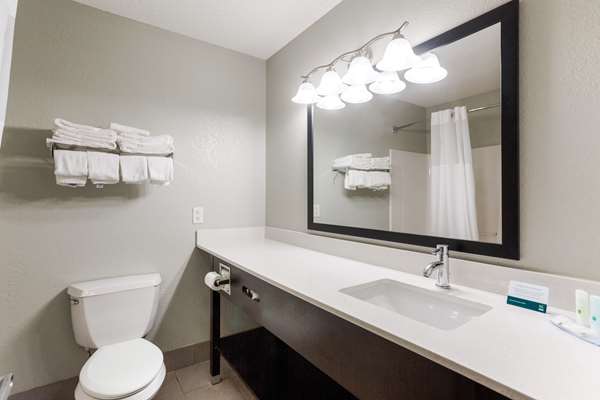  - Quality Inn & Suites Ferdinand - I-64, Exit 63
