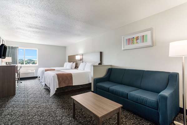 Suite - Quality Inn & Suites Ferdinand - I-64, Exit 63