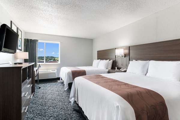 Suite - Quality Inn & Suites Ferdinand - I-64, Exit 63