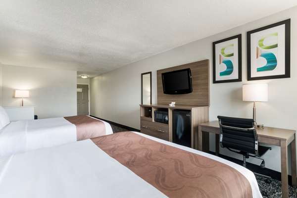 Suite - Quality Inn & Suites Ferdinand - I-64, Exit 63