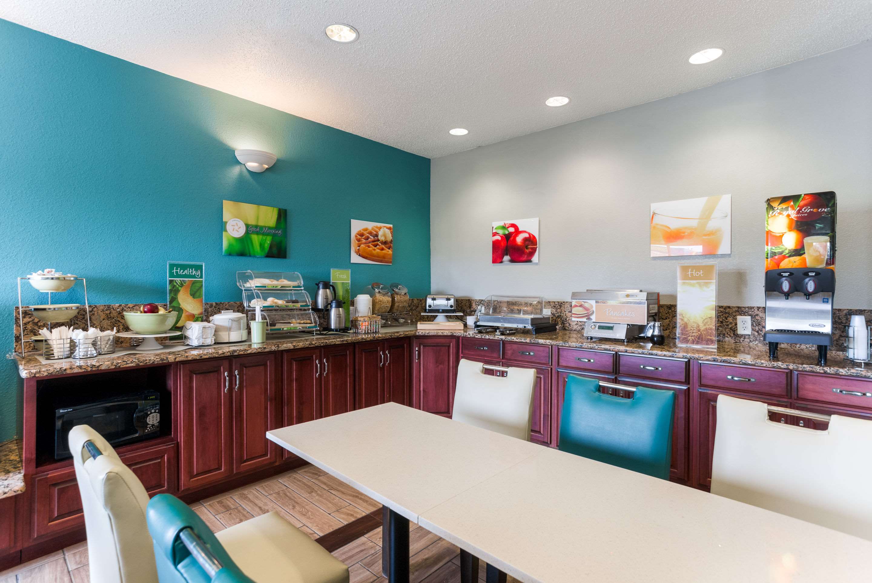 Breakfast area
