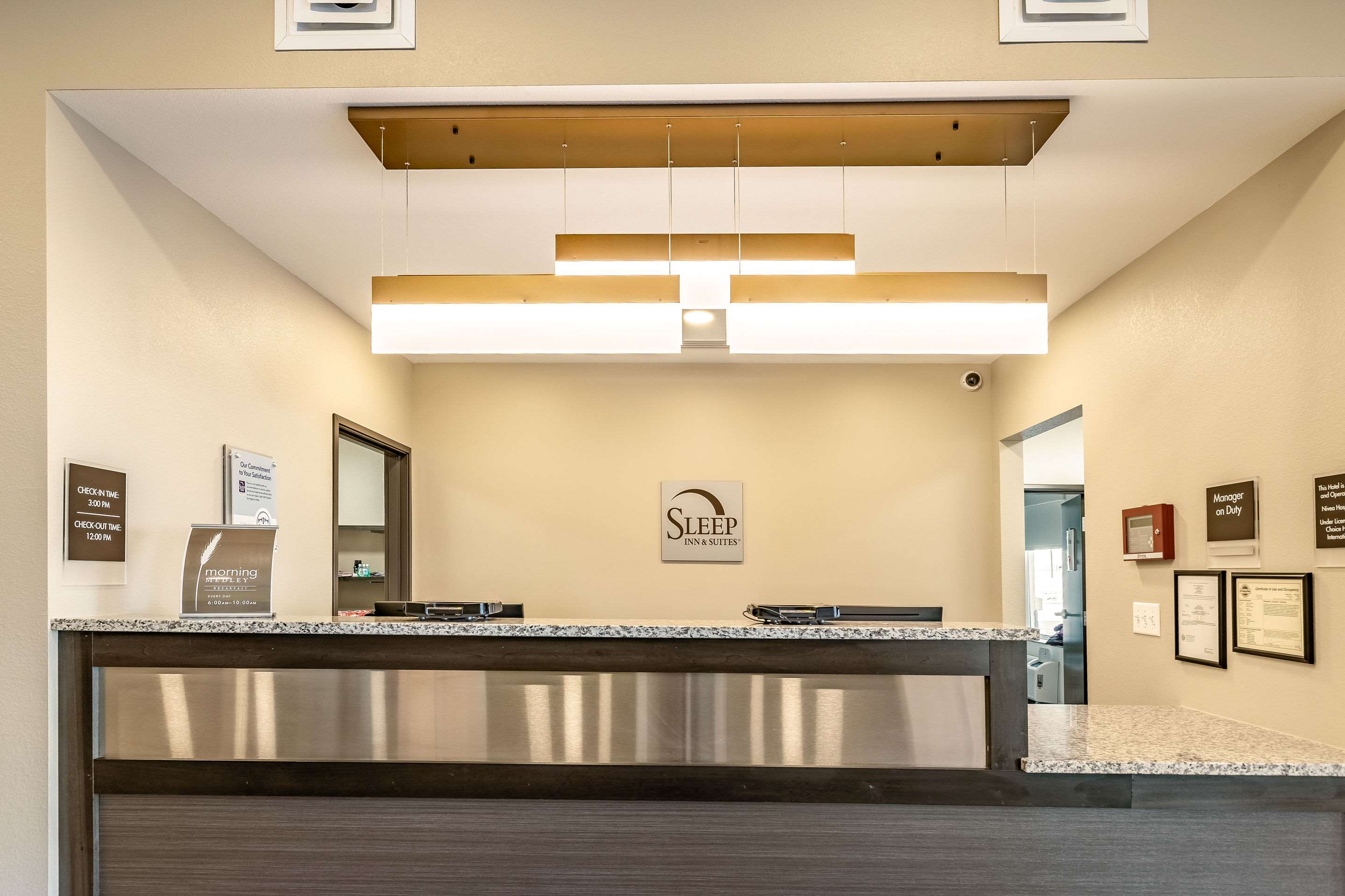 Hotel lobby | Sleep Inn & Suites Mt. Hope near Auction & Event Center