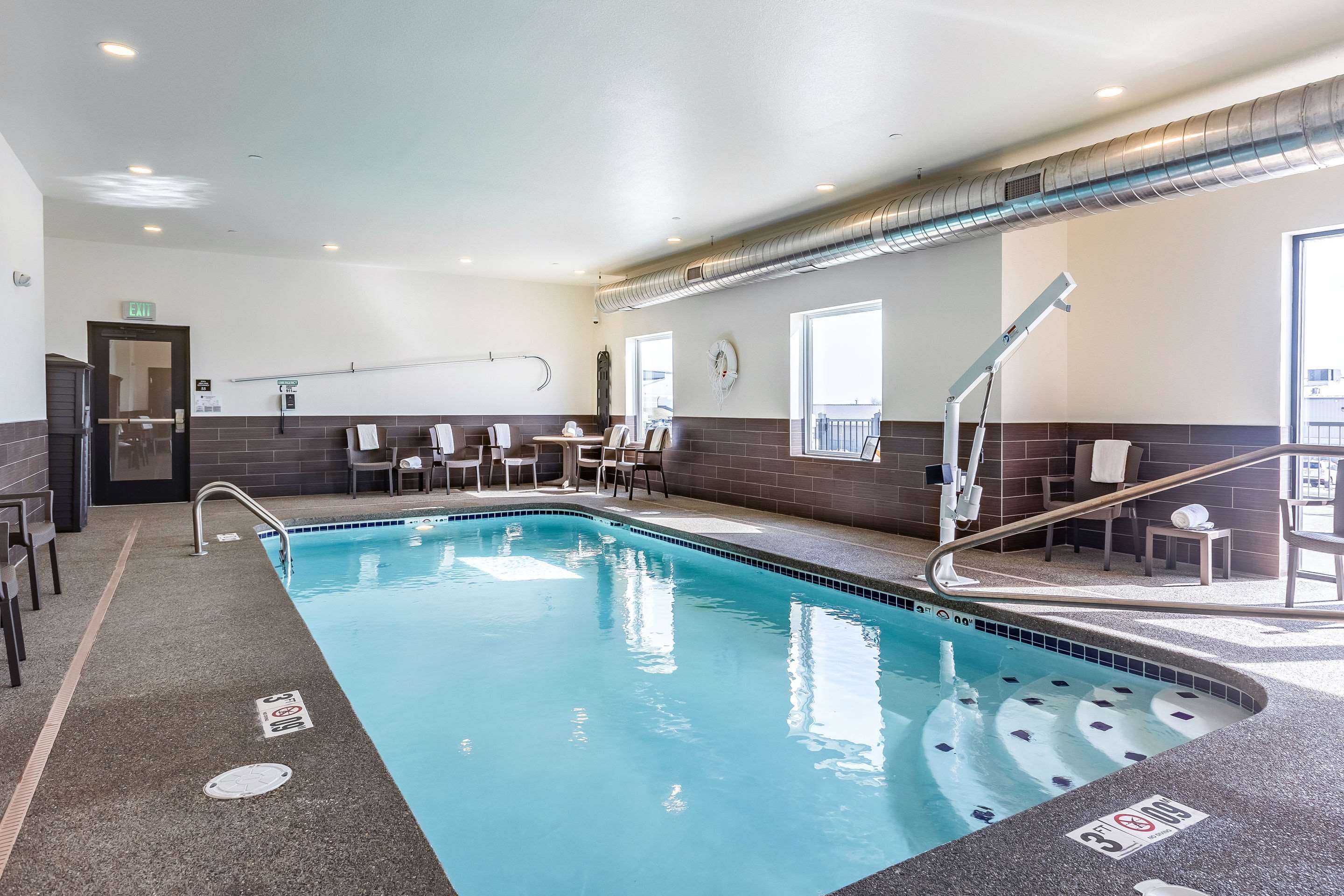 Indoor pool | Sleep Inn & Suites Mt. Hope near Auction & Event Center