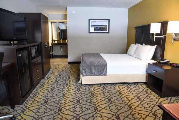  - Best Western Harbor Springs Inn