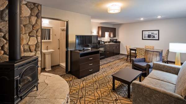 Suite - Best Western Harbor Springs Inn