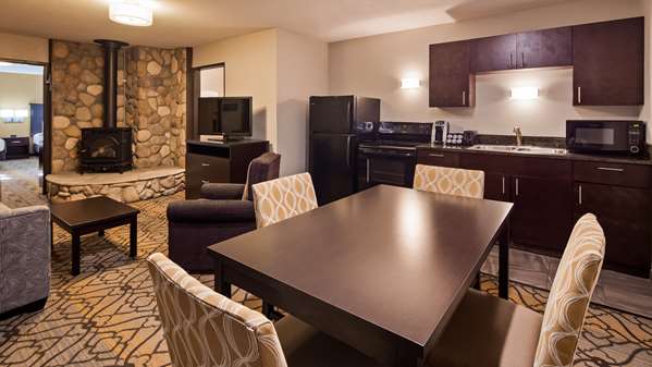 Suite - Best Western Harbor Springs Inn
