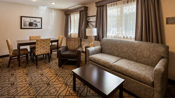 Suite - Best Western Harbor Springs Inn