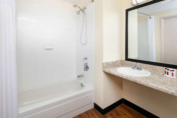  - Days Inn Macon - I-75, Exit 169