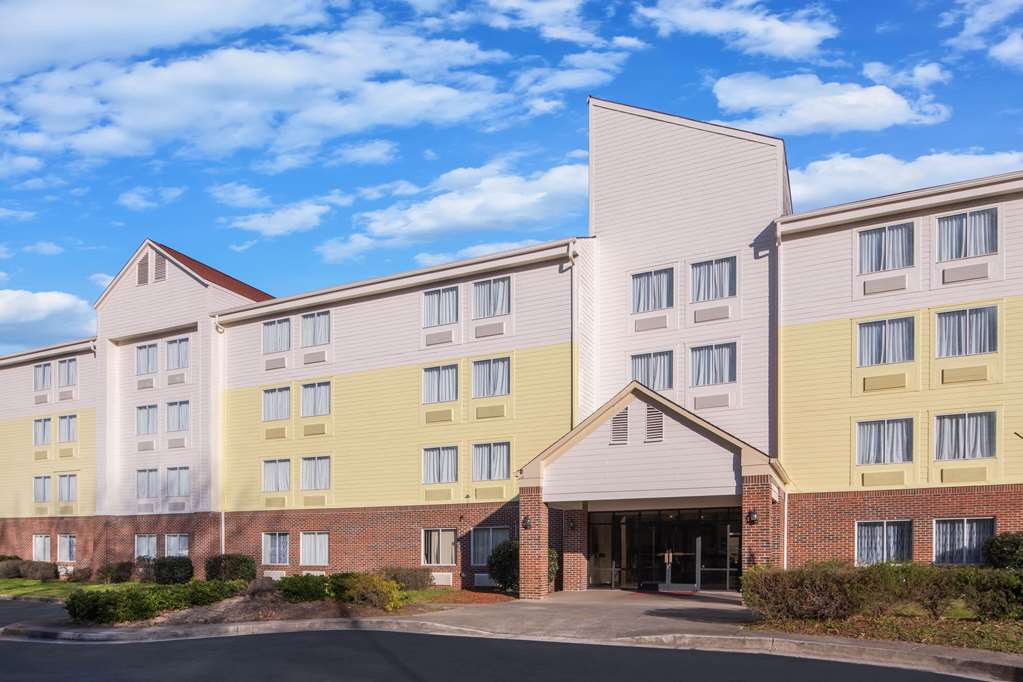 Days Inn by Wyndham Macon I75