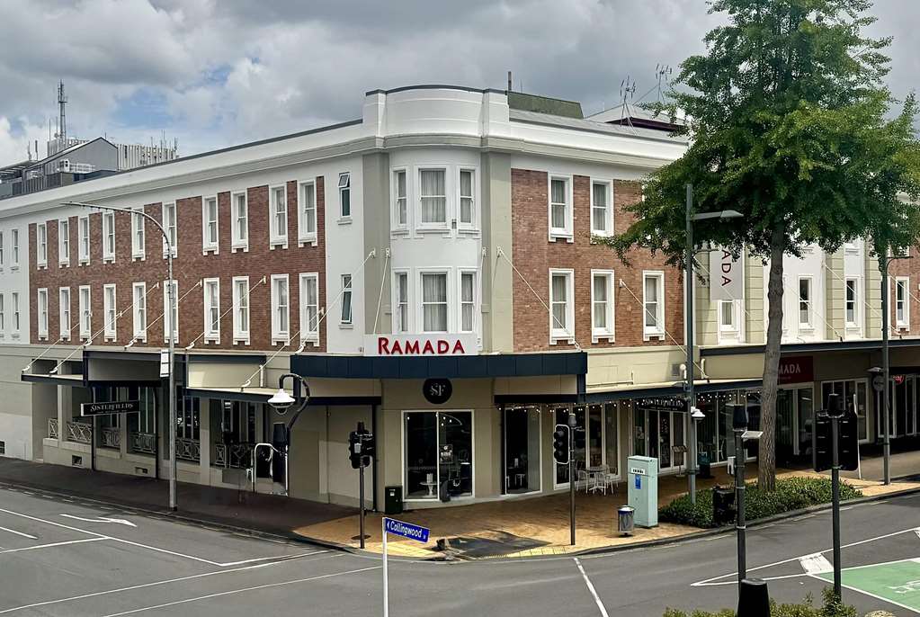 Ramada By Wyndham Hamilton City Center
