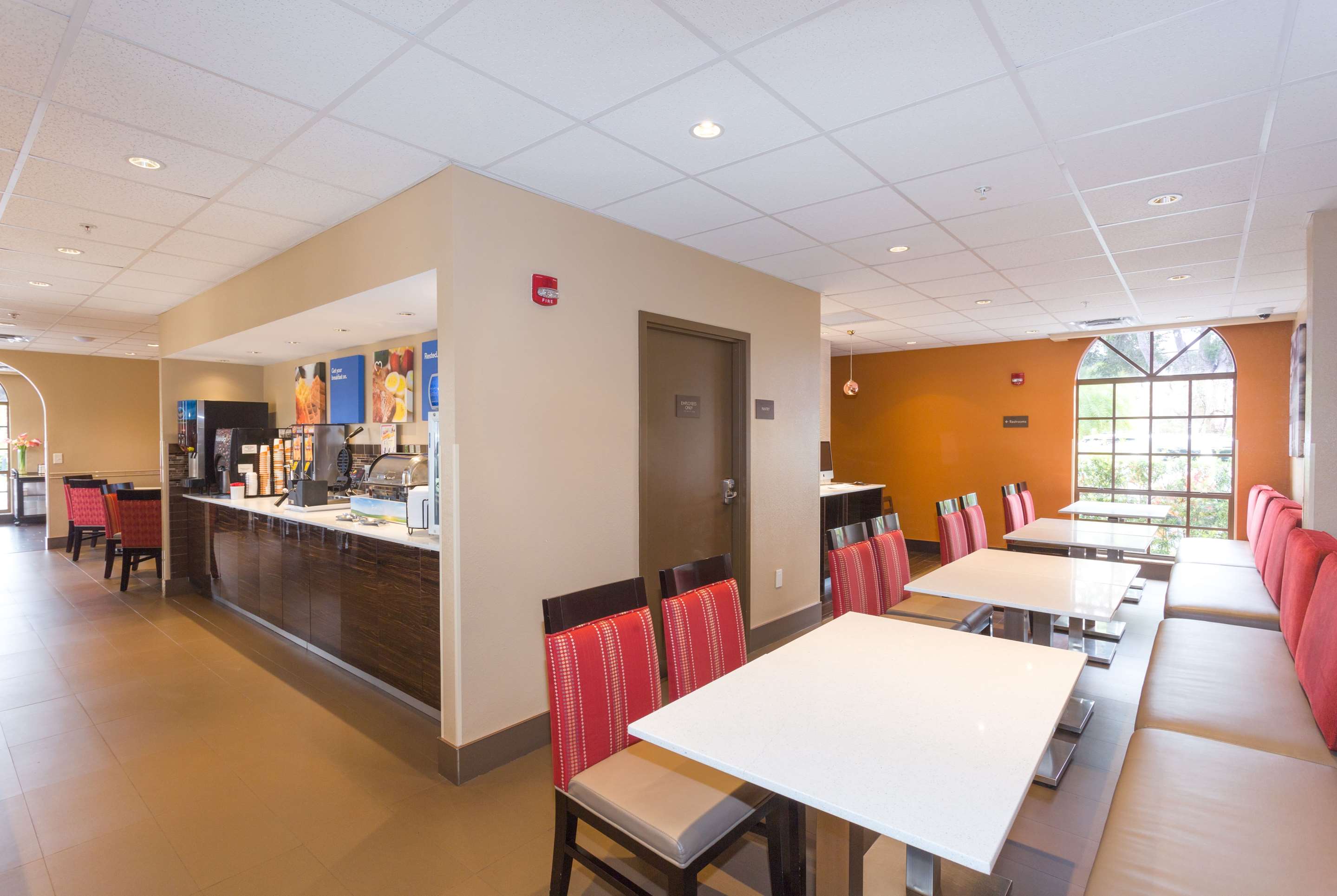 Breakfast Area | Baymont by Wyndham Bonita Springs