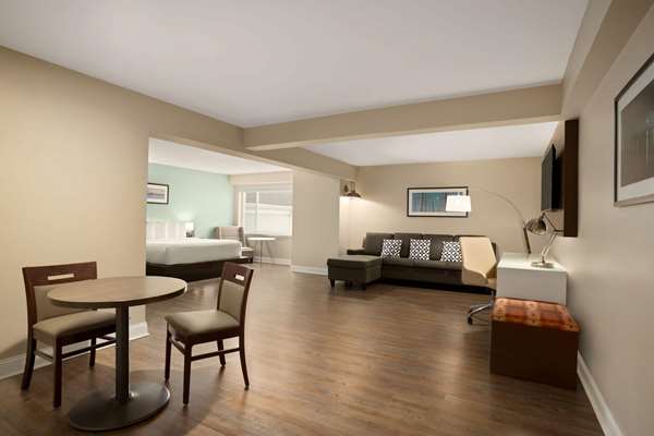 Suite - Wyndham Newport Hotel Middletown