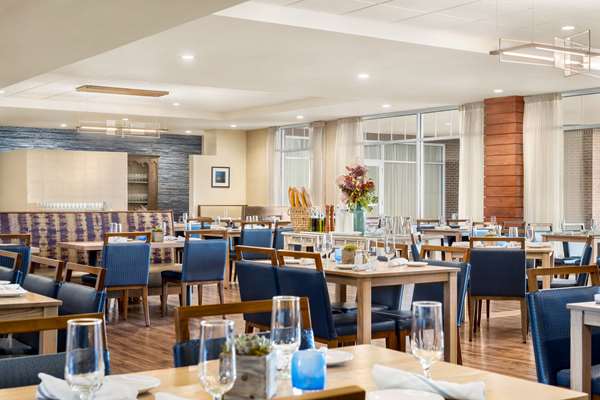 Restaurant - Wyndham Newport Hotel Middletown