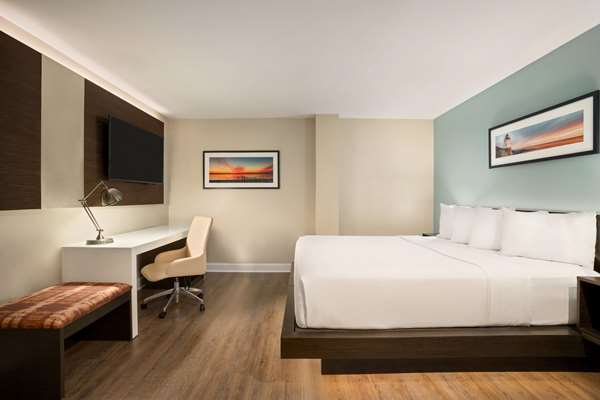 Suite - Wyndham Newport Hotel Middletown