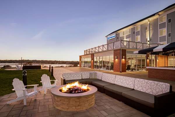Exterior view - Wyndham Newport Hotel Middletown