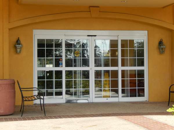 Exterior view - Embassy Suites Lexington Green