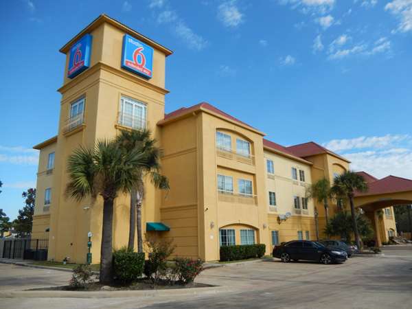 Exterior view - Embassy Suites Lexington Green