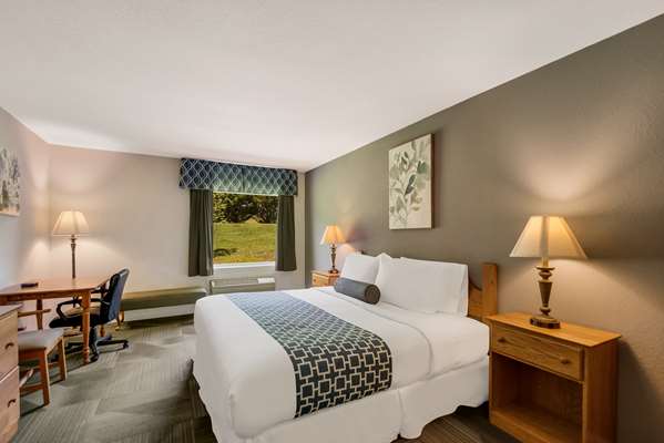  - SureStay Plus Hotel by Best Western Berkeley Springs