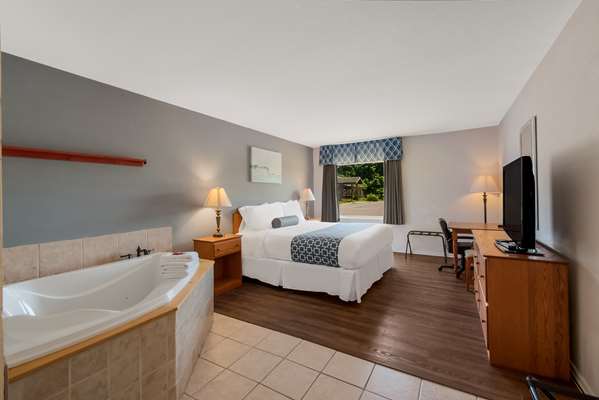  - SureStay Plus Hotel by Best Western Berkeley Springs