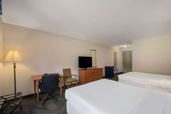  - SureStay Plus Hotel by Best Western Berkeley Springs