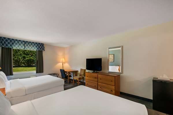  - SureStay Plus Hotel by Best Western Berkeley Springs