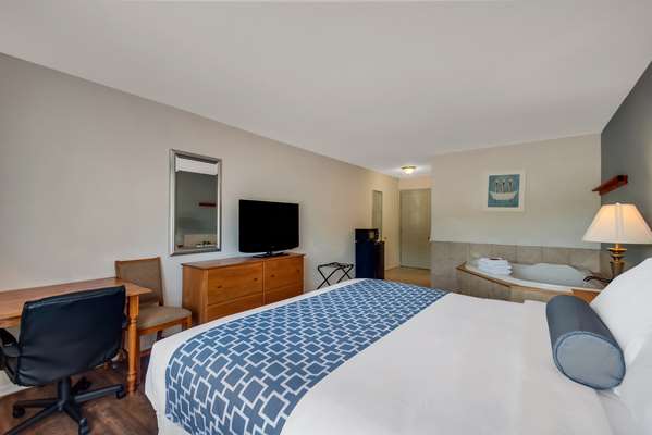  - SureStay Plus Hotel by Best Western Berkeley Springs