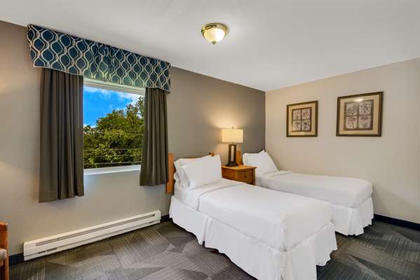  - SureStay Plus Hotel by Best Western Berkeley Springs