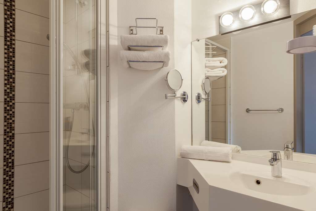 OG CITY HOTEL MULHOUSE EST-guestroom-Guest Room,Bathroom,On-Site.jpg