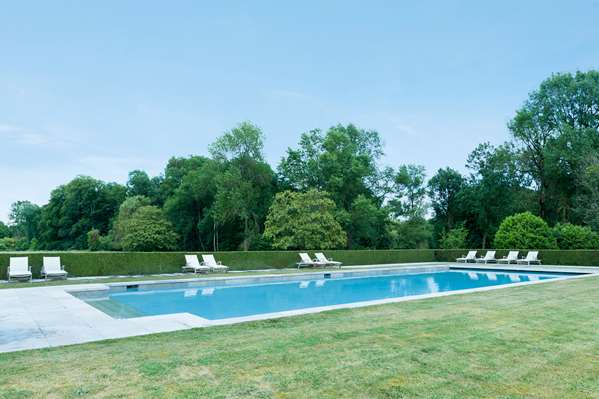 Pool,On-Site,Outdoor/Exterior,Property Amenity,Recreation