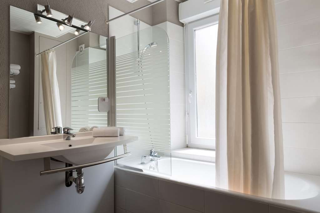 OGACCESS HOTEL ARUM-guestroom-Guest Room,On-Site.jpg