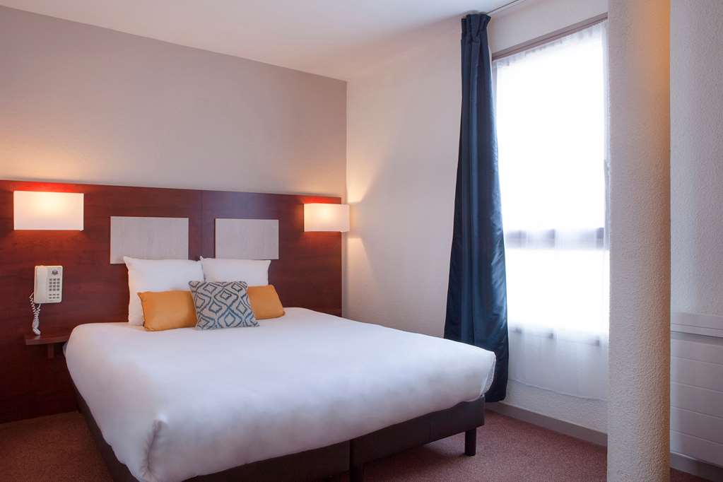 OG CITY HOTEL NOVELLANANTES CENTRE-guestroom-Guest Room,On-Site.jpg