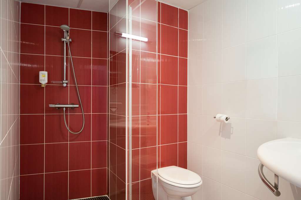 OG CITY, NOVELLA PREMIUM NANTES EST-guestroom-Guest Room,Bathroom,On-Site.jpg