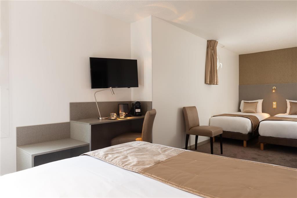OGORLEANS NORD-guestroom-Guest Room,Suite,On-Site.jpg
