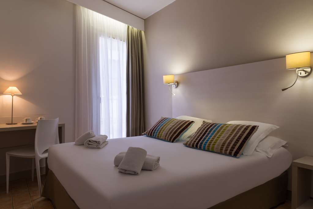 OG BOUTIQUE CASSITEL, CASSIS-guestroom-Guest Room,On-Site.jpg