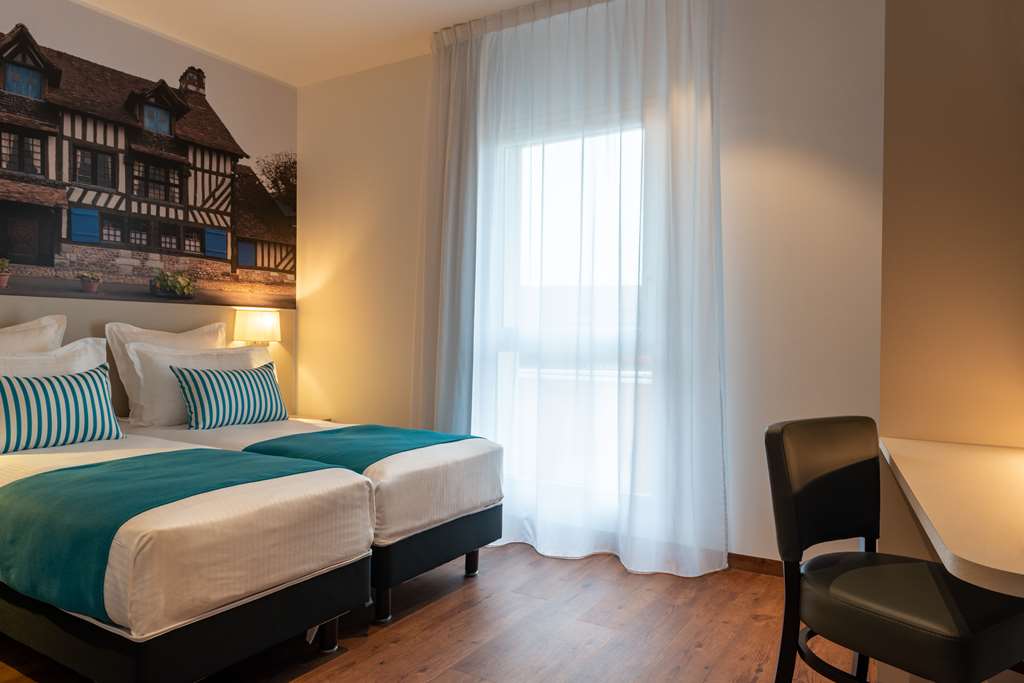 OG CITY HOTEL ACADINE-guestroom-Guest Room,On-Site.jpg