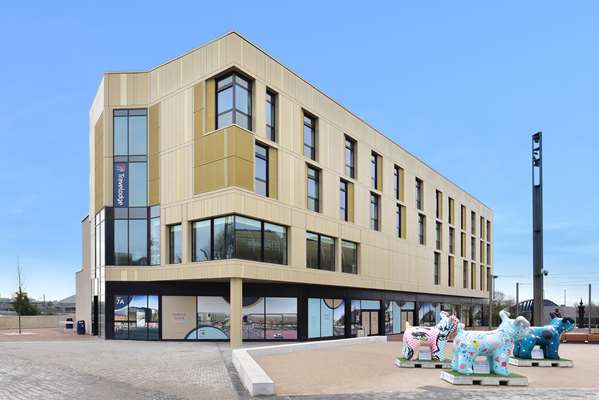 On-Site,Outdoor/Exterior,Exterior View of Building