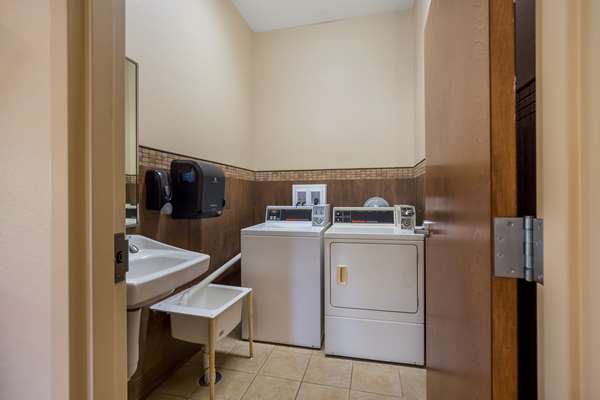  - SureStay Hotel by Best Western Whittington - I-57, Exit 77