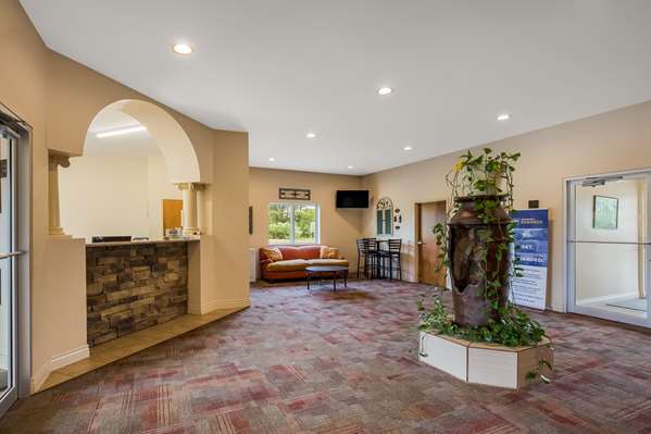  - SureStay Hotel by Best Western Whittington - I-57, Exit 77