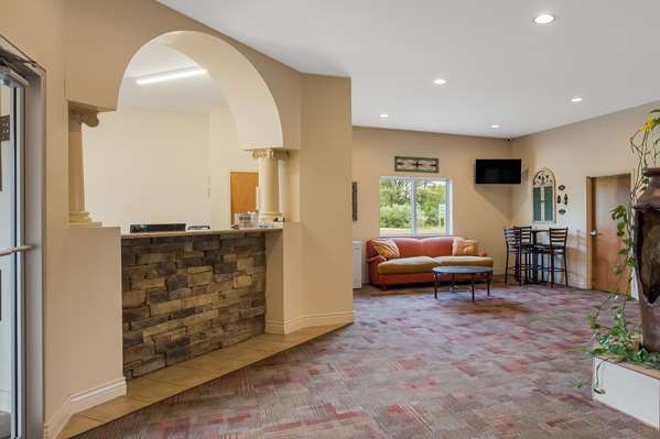  - SureStay Hotel by Best Western Whittington - I-57, Exit 77