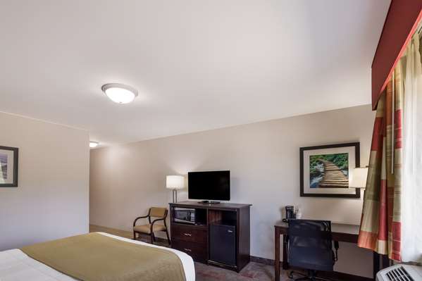  - SureStay Hotel by Best Western Whittington - I-57, Exit 77