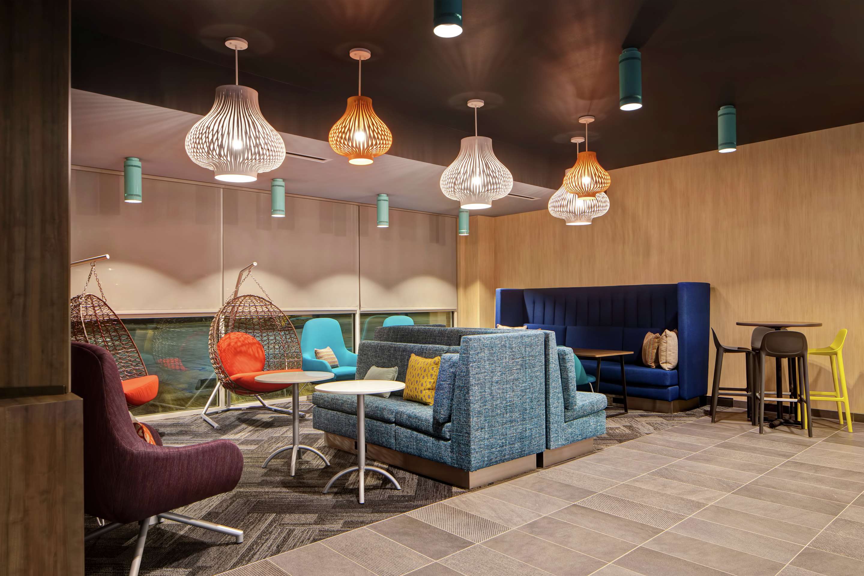 Lobby | Tru by Hilton Oxford