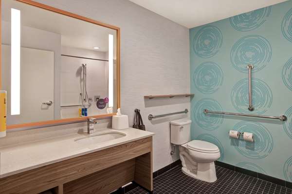  - Tru by Hilton Hotel Oxford